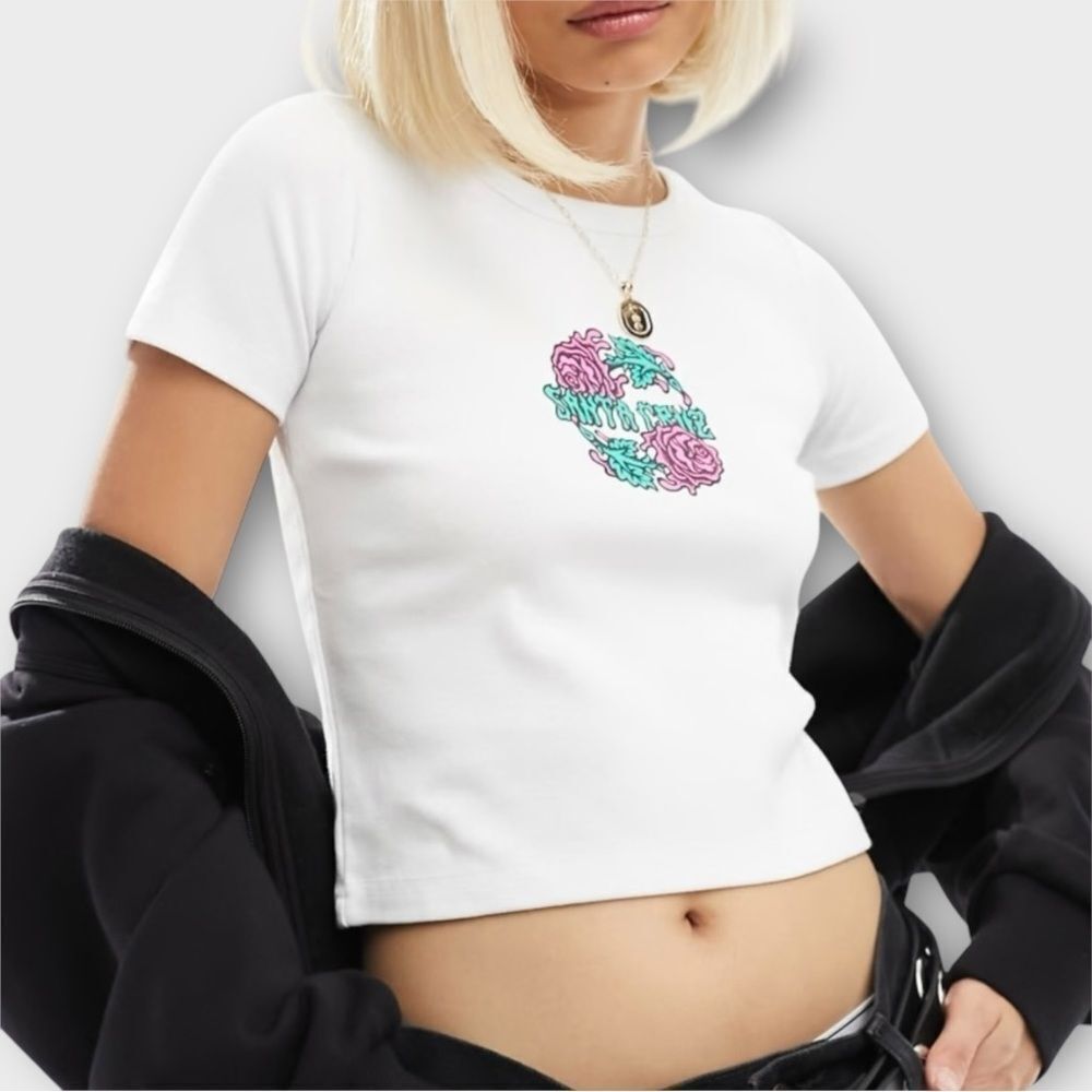 Santa Cruz Dresden Rose Cropped Crewneck T-Shirt in White Women’s Size M